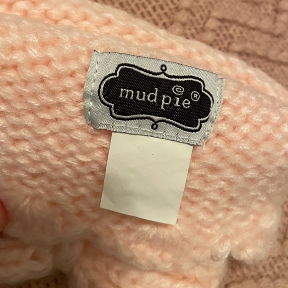 5 for $20-Mud Pie Infant knitted hat with bow and scalloped edging. Like new. - Picture 2 of 3
